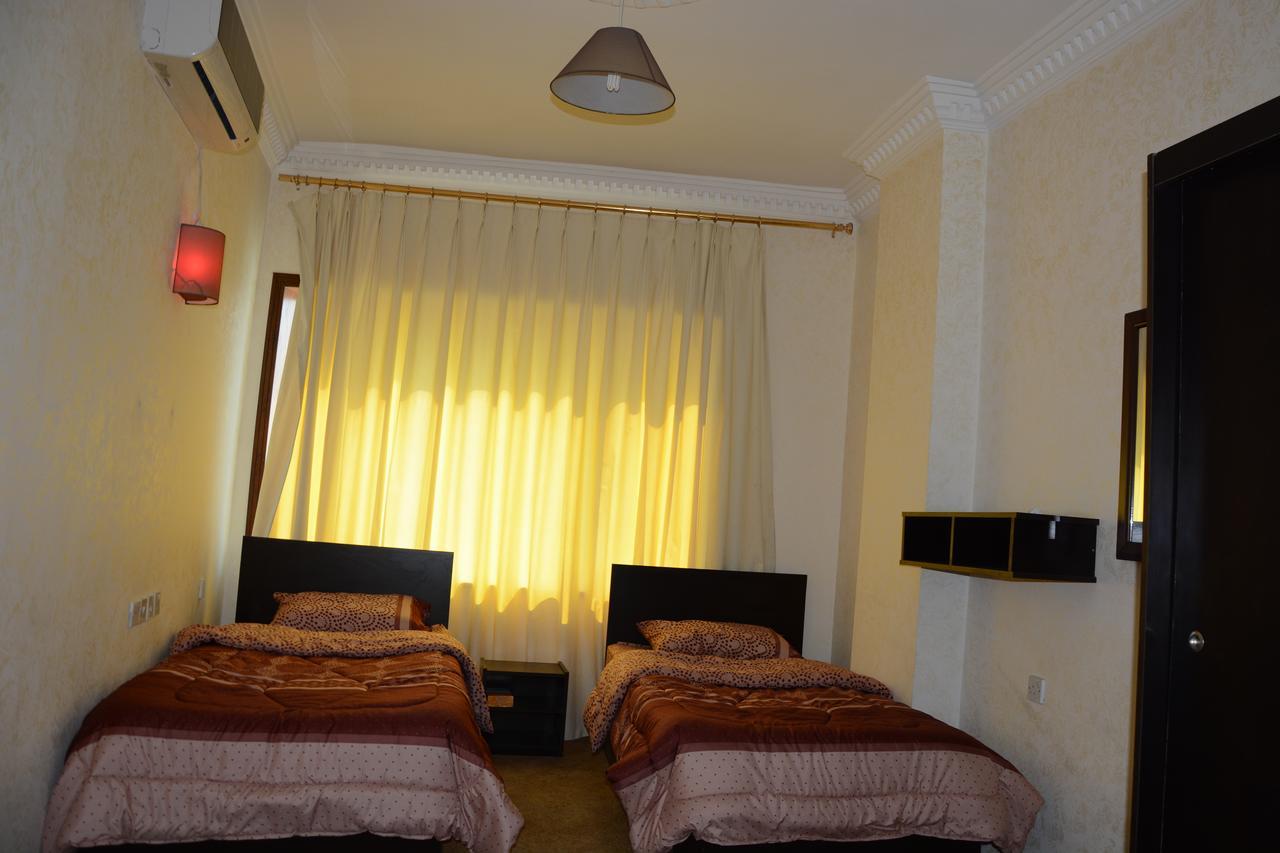 Teeba Palace Hotel Suites Амман Екстер'єр фото