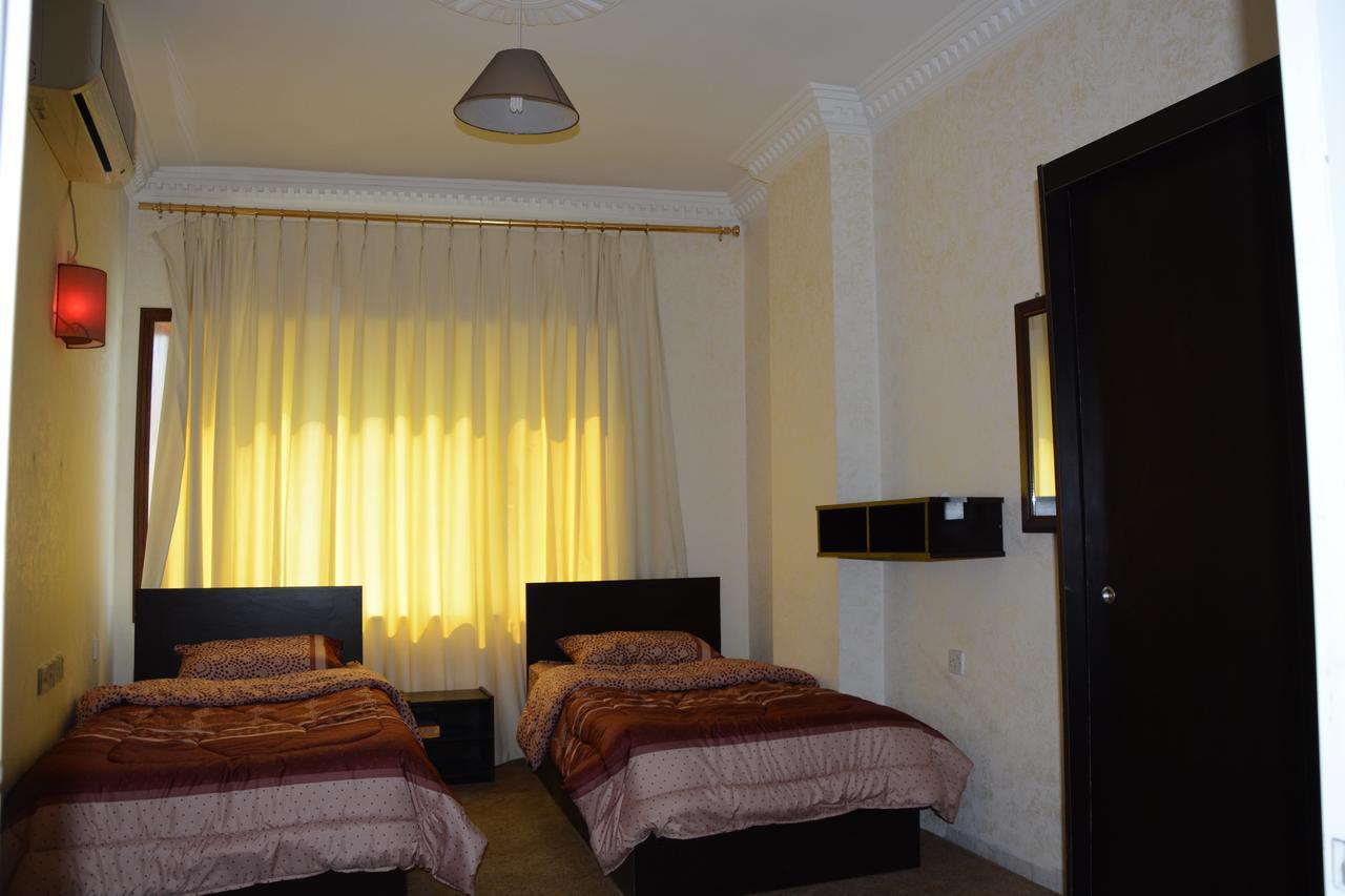 Teeba Palace Hotel Suites Амман Екстер'єр фото