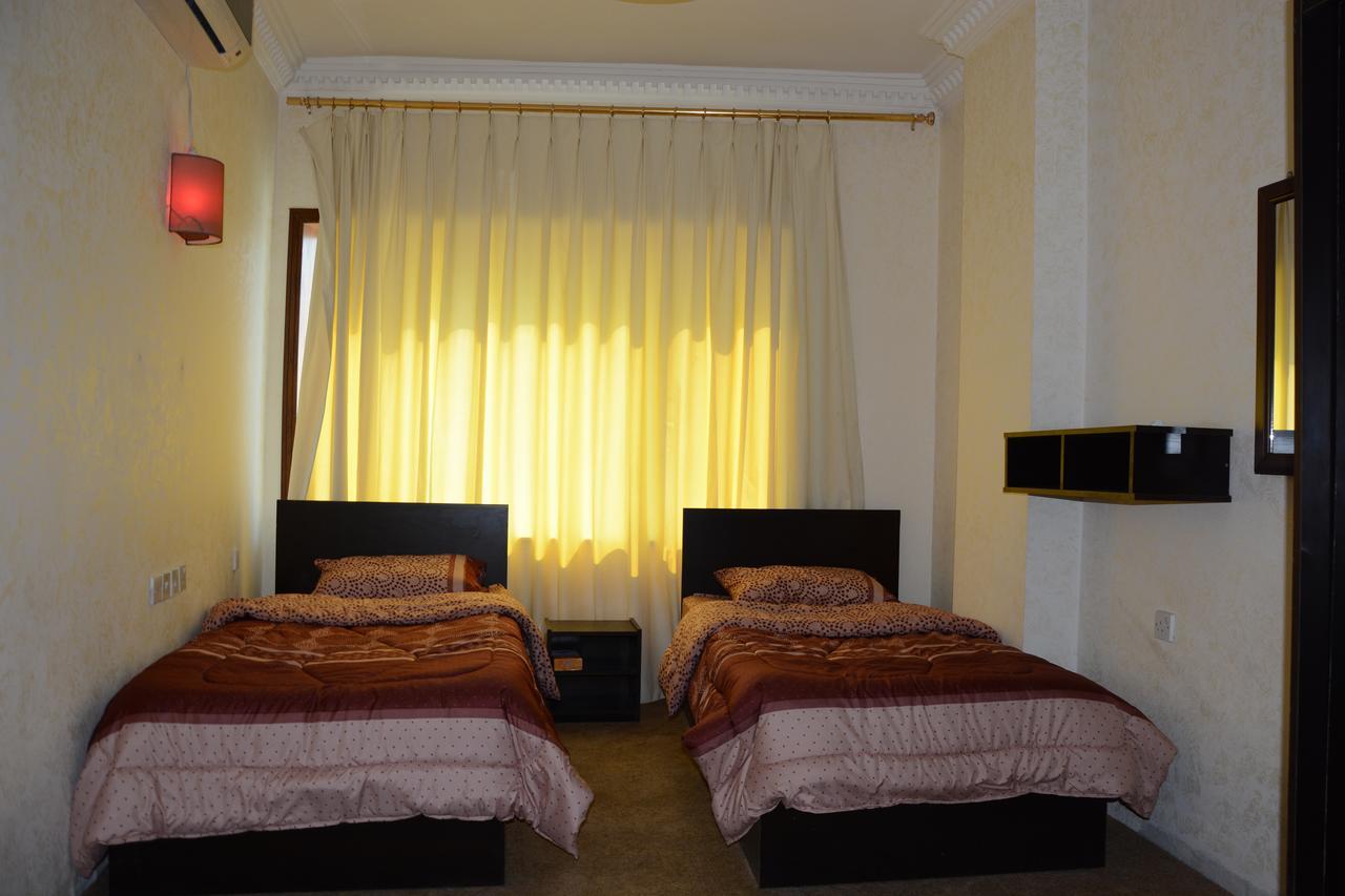 Teeba Palace Hotel Suites Амман Екстер'єр фото