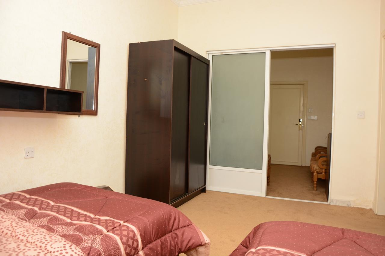 Teeba Palace Hotel Suites Амман Екстер'єр фото