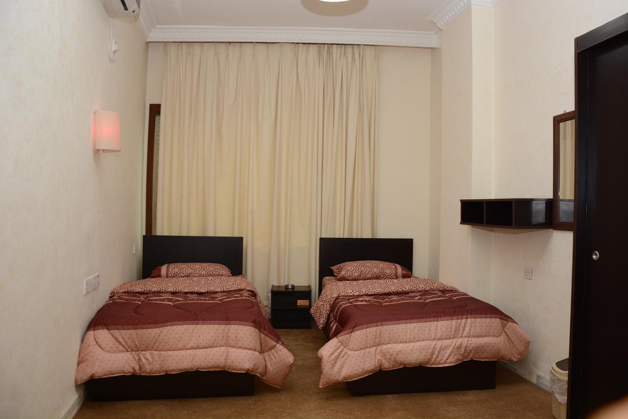 Teeba Palace Hotel Suites Амман Екстер'єр фото