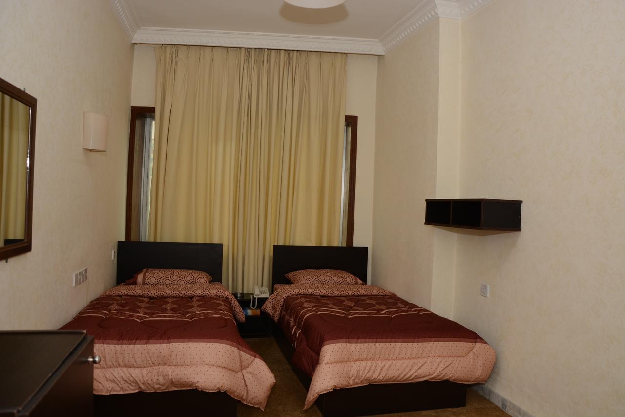 Teeba Palace Hotel Suites Амман Екстер'єр фото