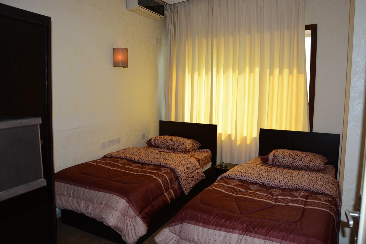 Teeba Palace Hotel Suites Амман Екстер'єр фото