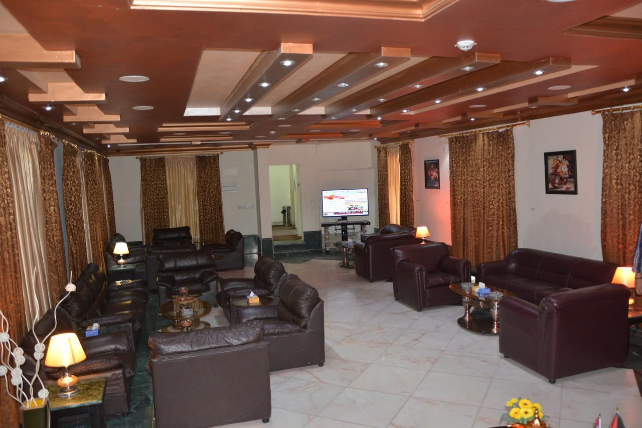 Teeba Palace Hotel Suites Амман Екстер'єр фото