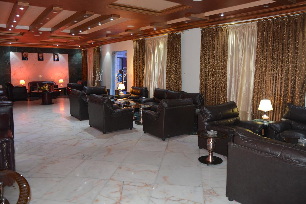 Teeba Palace Hotel Suites Амман Екстер'єр фото