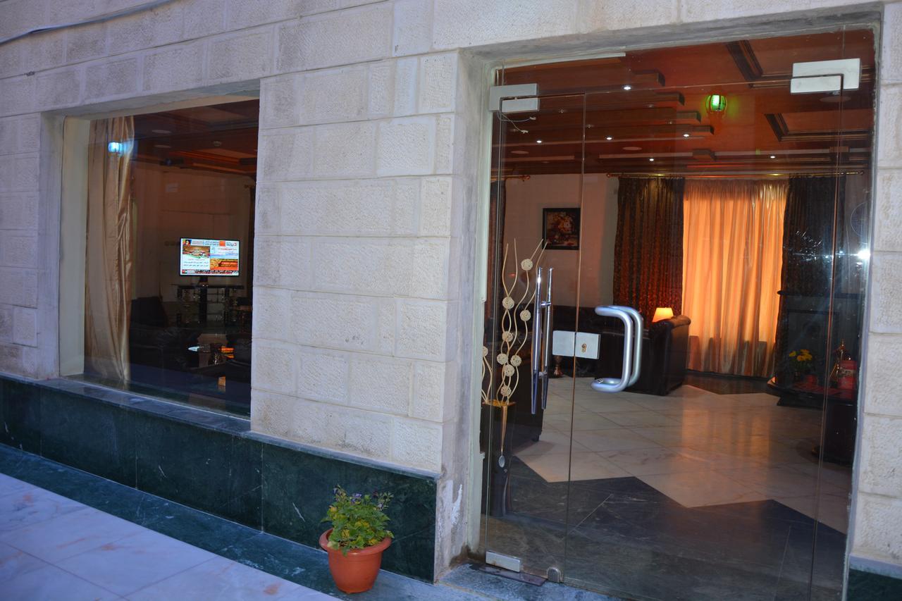 Teeba Palace Hotel Suites Амман Екстер'єр фото