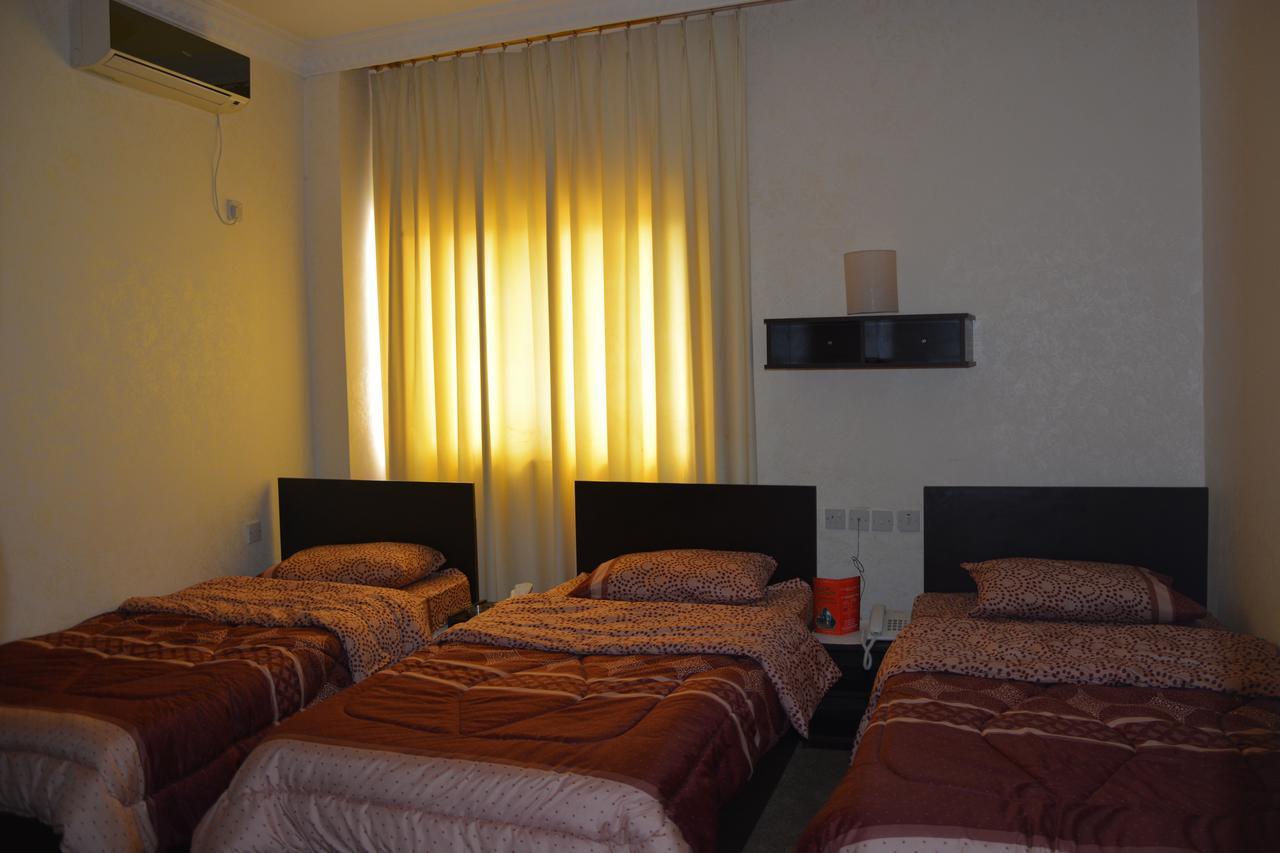 Teeba Palace Hotel Suites Амман Екстер'єр фото