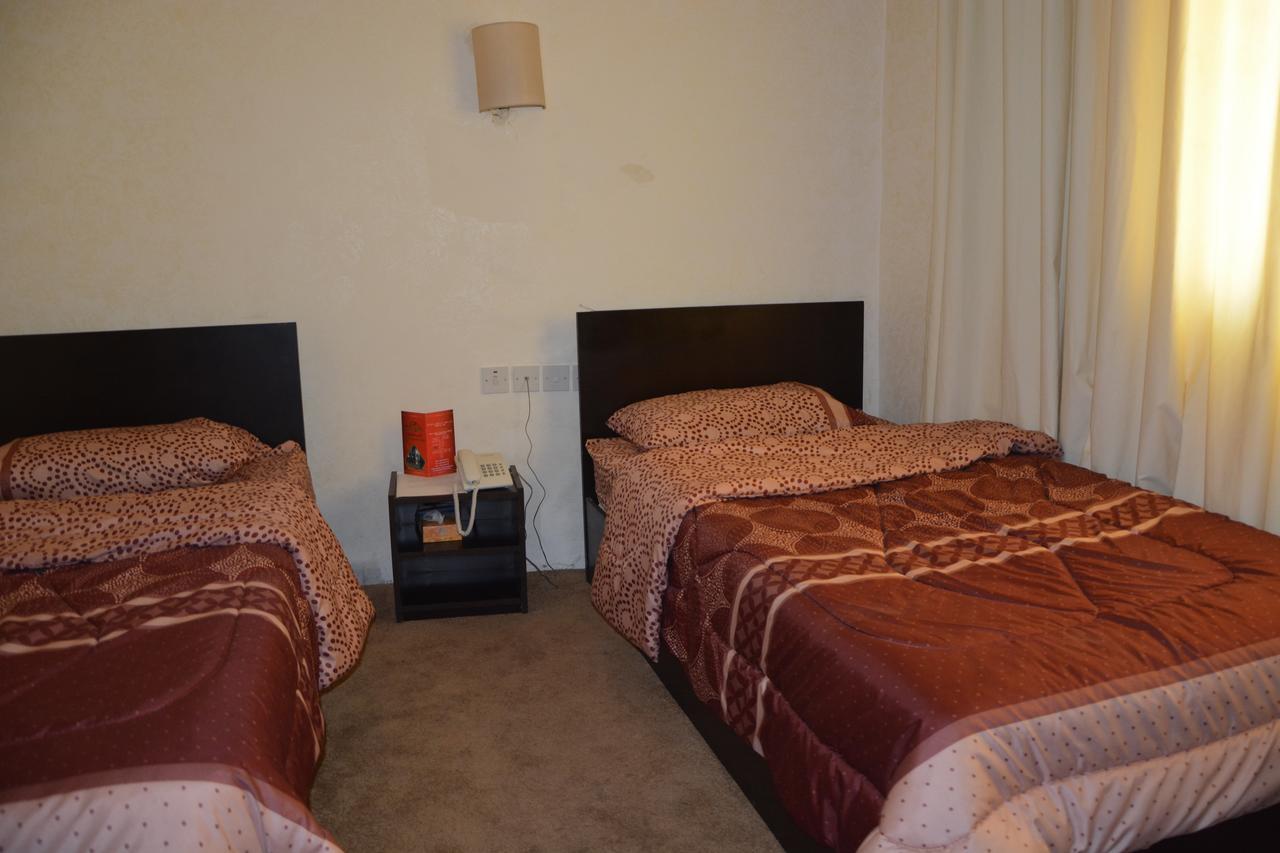 Teeba Palace Hotel Suites Амман Екстер'єр фото
