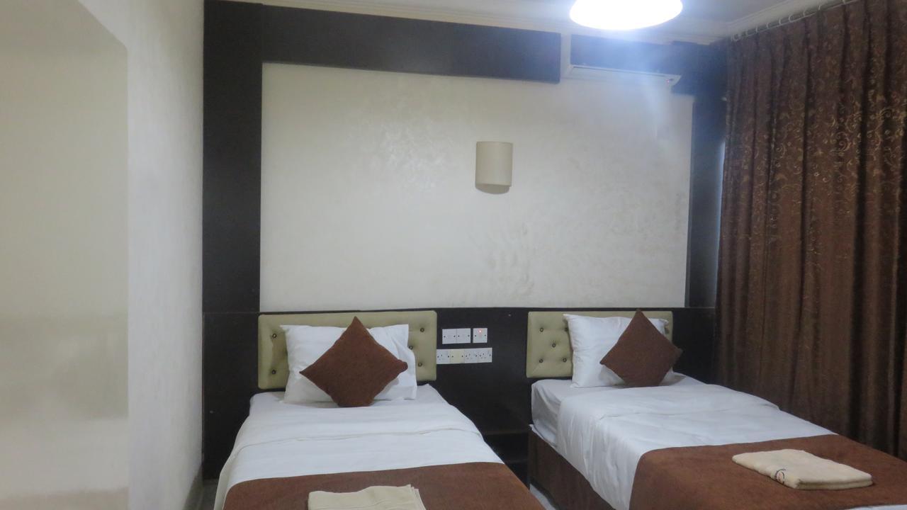 Teeba Palace Hotel Suites Амман Екстер'єр фото