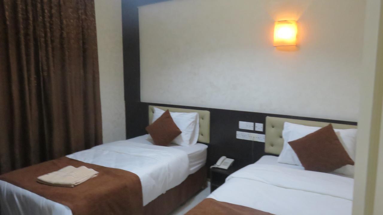 Teeba Palace Hotel Suites Амман Екстер'єр фото